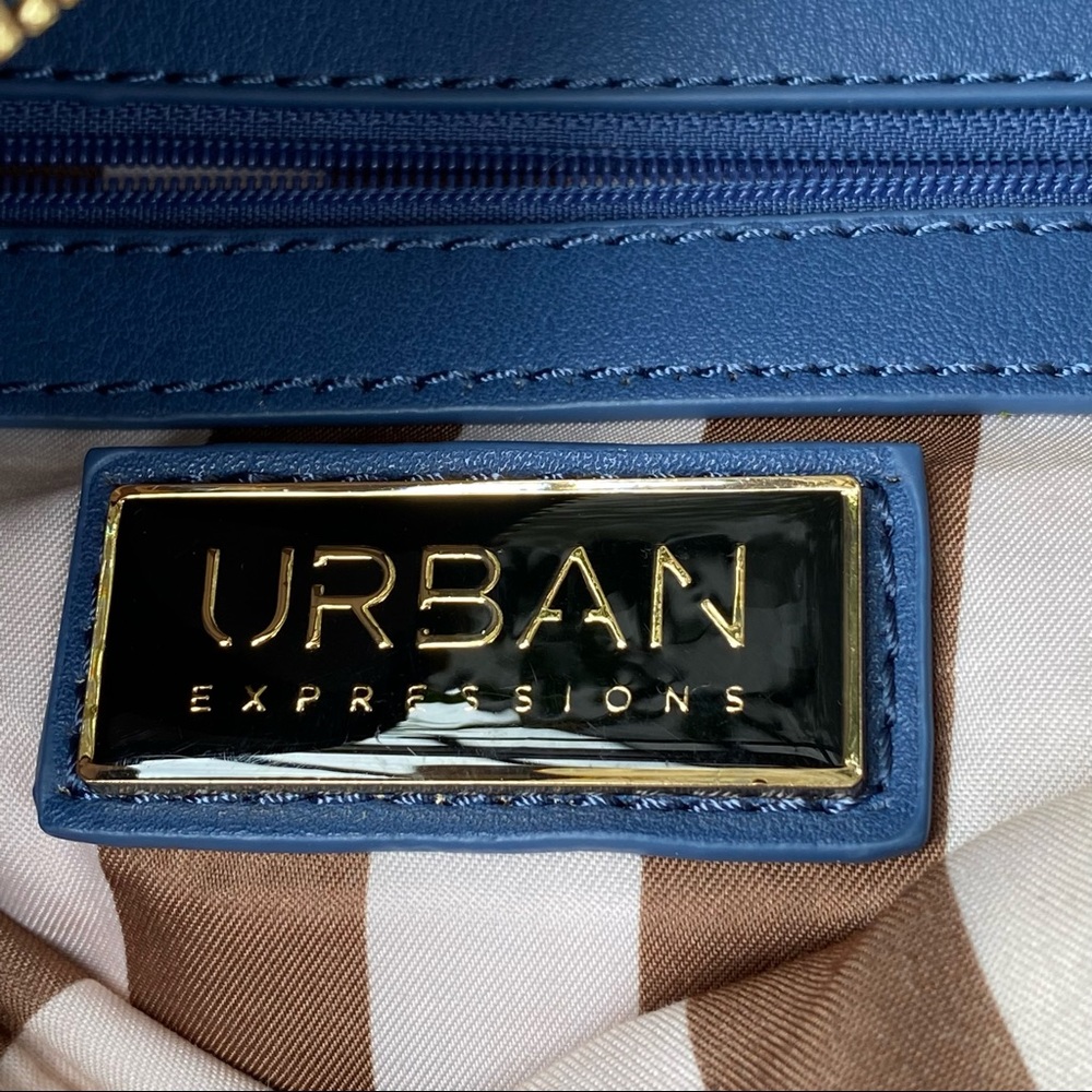 Urban Expressions Blue Woven Straw Tassel Bag - Picture 5 of 7